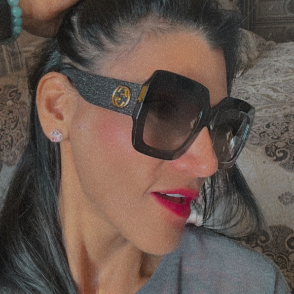 Oversized square Gucci sunglasses - Picture 14 of 16
